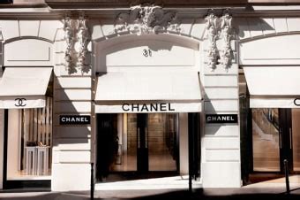 chanel rue cambon 31 1920chanel rue cambon 31 1921|rue cambon chanel facade.